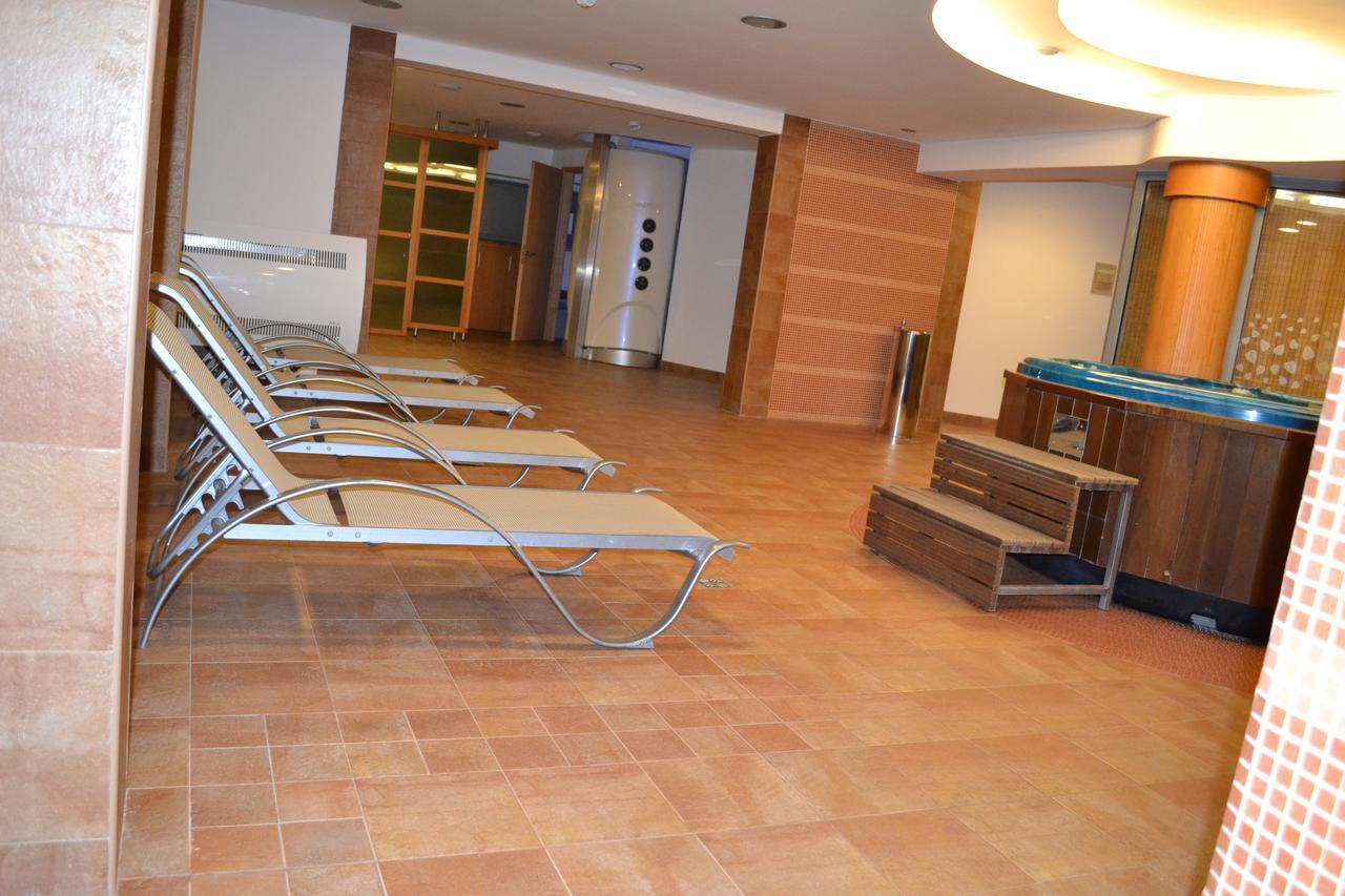Debreceni Postas Udulo Hotel Luaran gambar