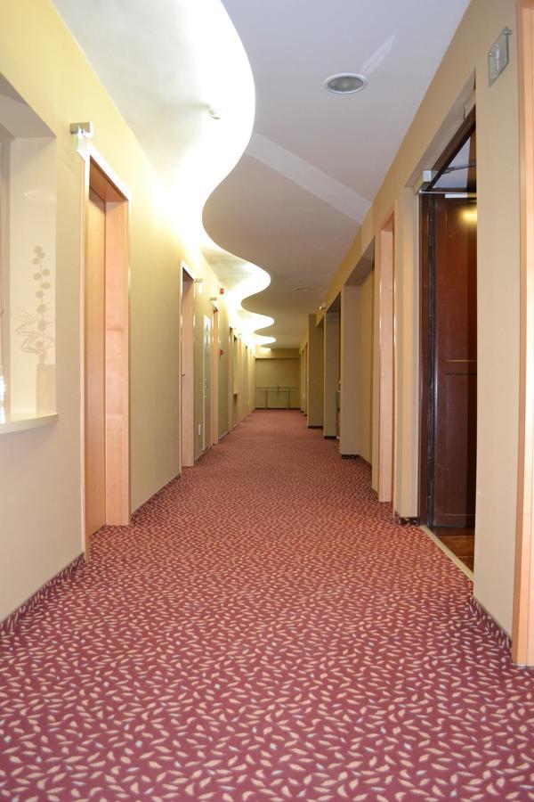 Debreceni Postas Udulo Hotel Luaran gambar